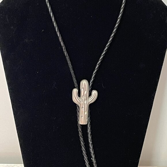 Ege Pewter Western Bolo Tie Cactus Silver Cowgirl Cowboy - Picture 4 of 4